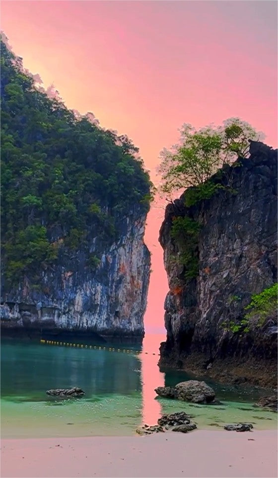 002- Sunrise Hong Island